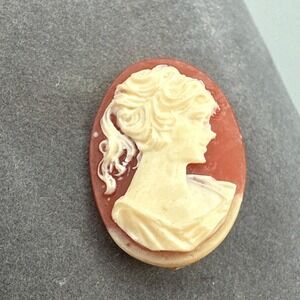 Vintage cameo plastic brooch 1960's